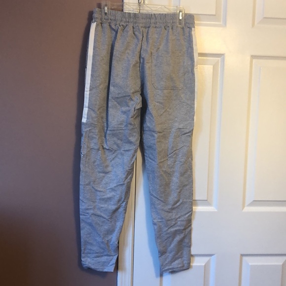 Fitness engineering mens signature joggers in gray - Picture 2 of 11